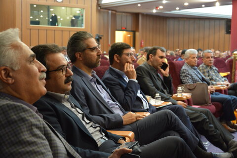 سامانه مدیریت هوشمند سلامت کارکنان فولاد مبارکه، اقدامی نو و فناورانه در راستای ارتقای سلامت کارکنان جلسه سلامت