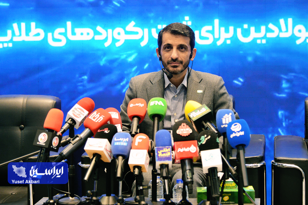 تولید ۵ محصول جدید فولاد مبارکه تا پایان سال جاری / همه پروژههای فولاد مبارکه پیوست زیست محیطی دارد / ثبات در قوانین و رویههای صادرات فولاد ضروری است