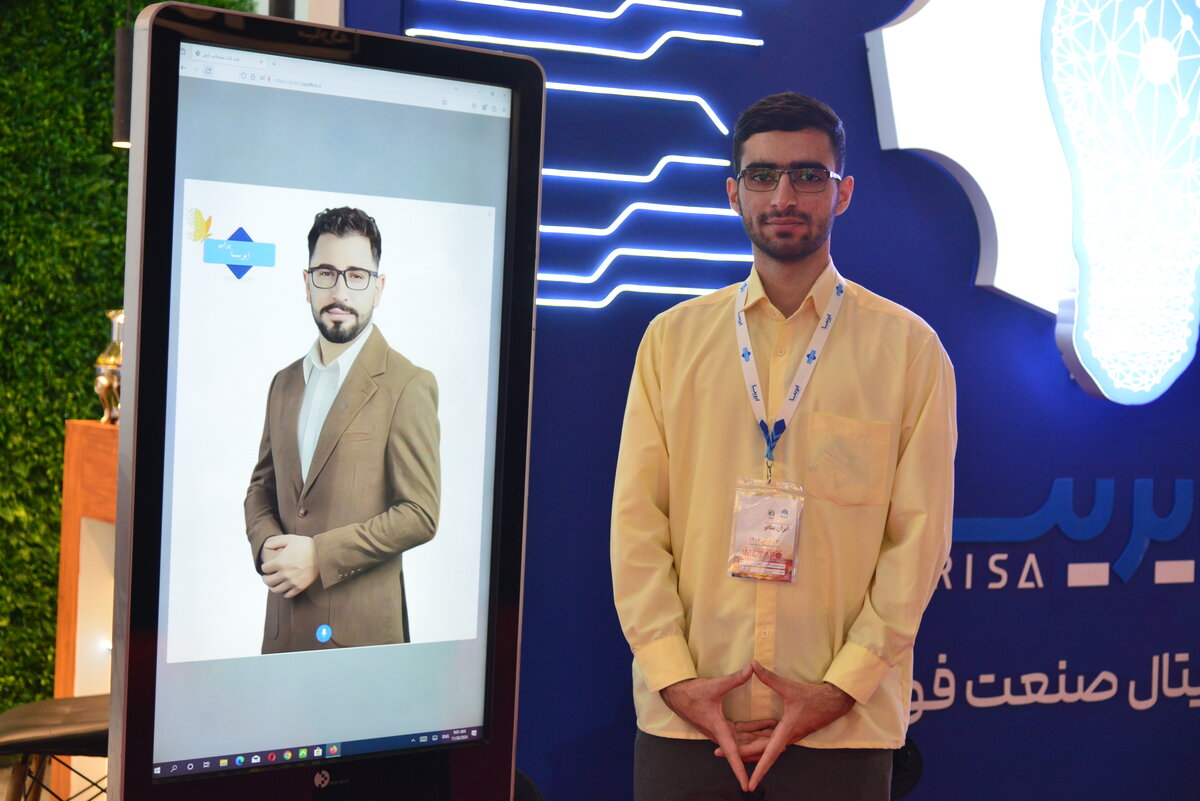 رونمایی از آواتار «چت‌بات آرش» با قابلیت تعامل تصویری و صوتی در بیست و یکمین نمایشگاه ایران متافو