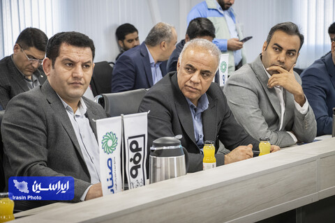 بازدید کمیته انرژی انجمن تولیدکنندگان فولاد ایران از نیروگاه خورشیدی فولاد مبارکه