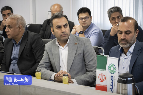 بازدید کمیته انرژی انجمن تولیدکنندگان فولاد ایران از نیروگاه خورشیدی فولاد مبارکه
