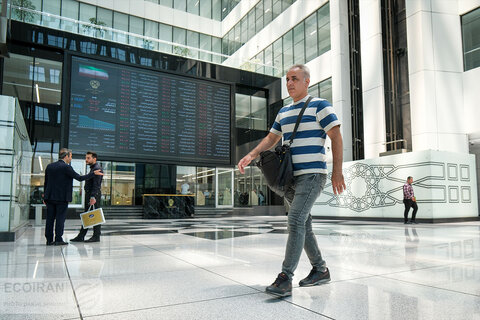 شاخص کل به سقف اردیبهشت ۱۴۰۲ رسید بورس