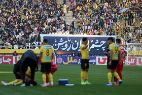 چشم ایران روشن؛ بازتاب افتتاح فاز اول بزرگترین نیروگاه خورشیدی ایران در ورزشگاه نقش جهان
