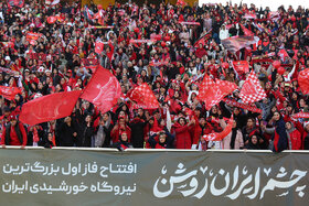 چشم ایران روشن؛ بازتاب افتتاح فاز اول بزرگترین نیروگاه خورشیدی ایران در ورزشگاه نقش جهان