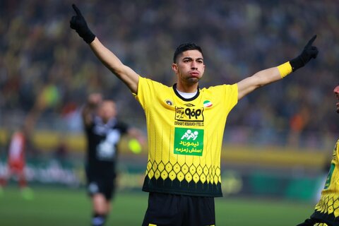 گل مهدی لیموچی در دیدار سپاهان - پرسپولیس