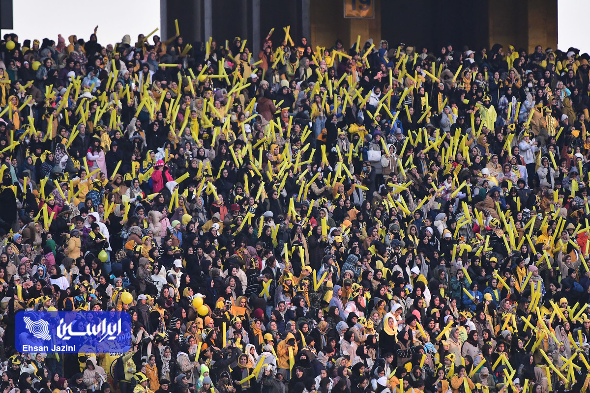 حضور بانوان در دیدار سپاهان و پرسپولیس یک گام بزرگ در فوتبال بود/ پرسپولیس باید در انتشار محتواهای خود دقت کند