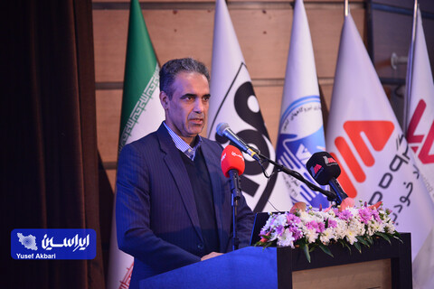 توقف ۱۲ واحد تولید آهن اسفنجی در گروه فولاد مبارکه به دلیل قطع گاز/ فولاد مبارکه در مواجه با ناترازی انرژی استراتژی خودتامینی را در پیش گرفته است غلامرضا سلیمی