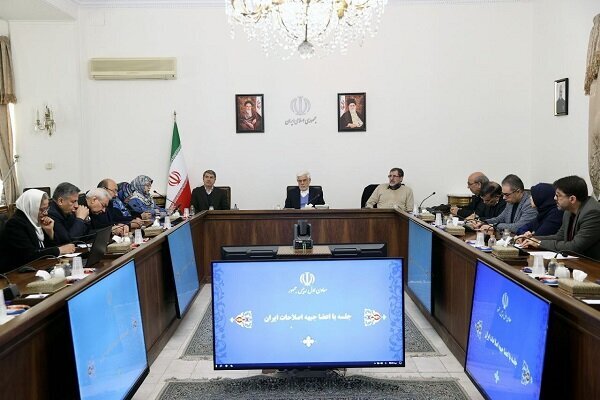 مدیران دولت باید پایبند به گفتمان وفاق ملی باشند