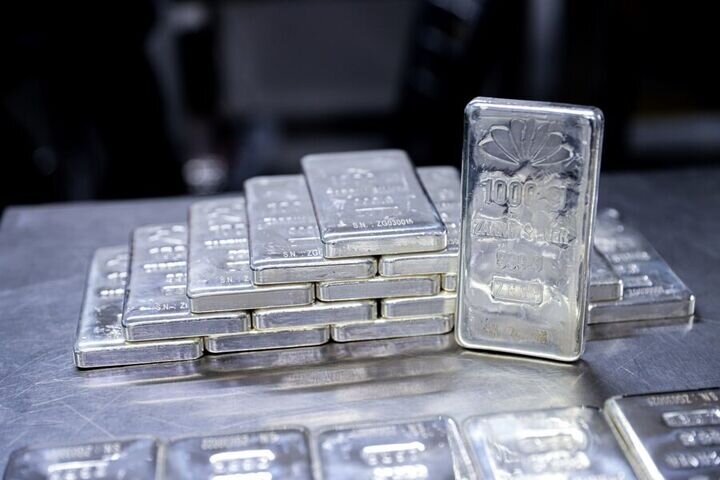 معامله نیم تن شمش نقره در بازار گواهی سپرده بورس کالا