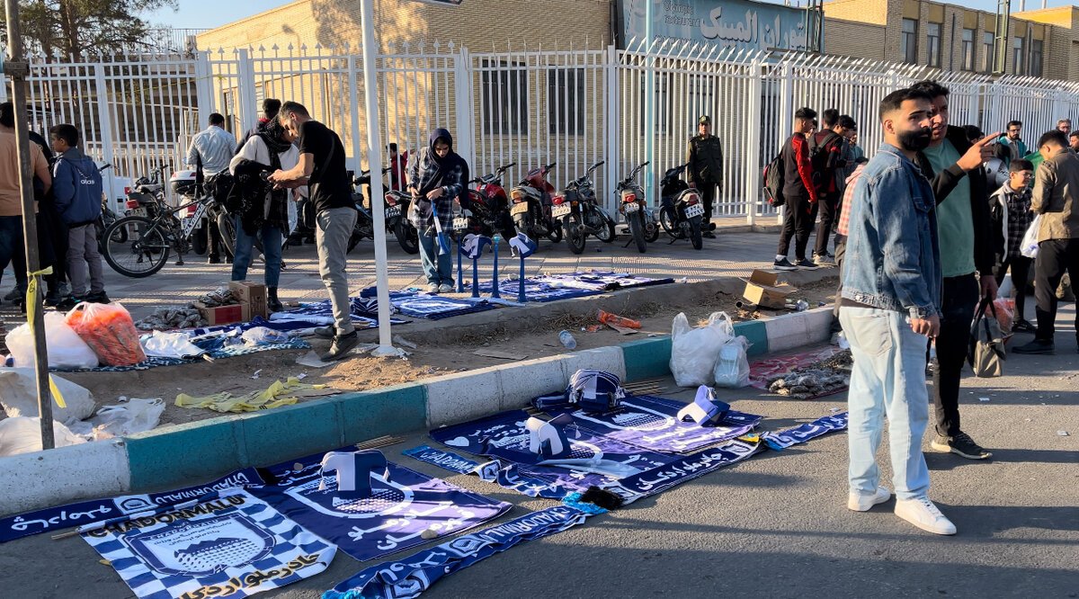 حال و هوای ورزشگاه نصیری یزد قبل از دیدار چادرملو و استقلال