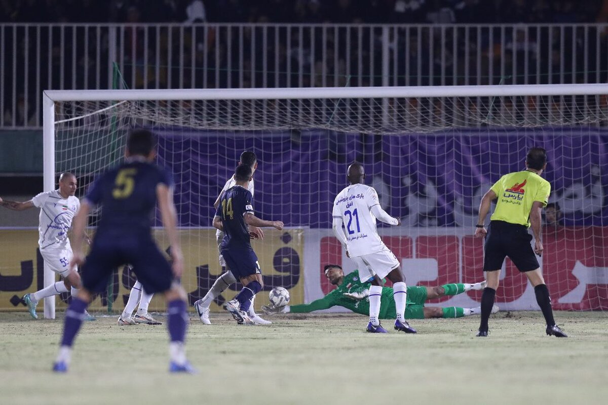 چادرملو در خانه یک امتیاز از استقلال گرفت