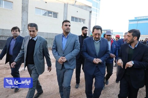بازدید وزیر صمت از کارخانه نوین الکترود اردکان یزد