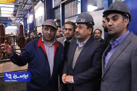 بازدید وزیر صمت از کارخانه نوین الکترود اردکان یزد