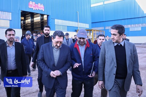 بازدید وزیر صمت از کارخانه نوین الکترود اردکان یزد