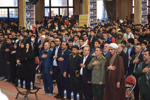 شهدای دانشآموز نماد بصیرت و غیرت هستند آموزش و پرورش