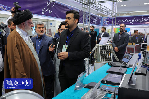 بازدید رهبر انقلاب از نمایشگاه توانمندی‌ها و دستاوردهای بخش خصوصی