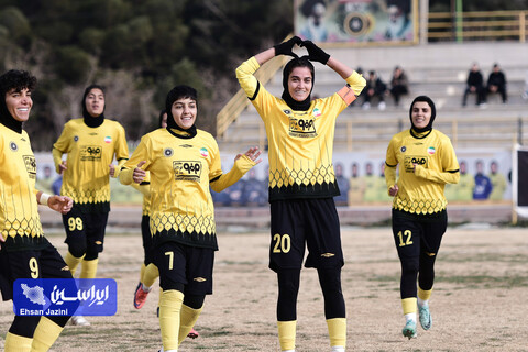 فوتبال بانوان سپاهان -آوا تهران