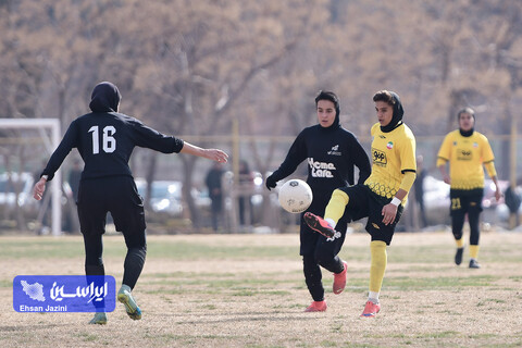 فوتبال بانوان سپاهان -آوا تهران