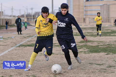 فوتبال بانوان سپاهان -آوا تهران