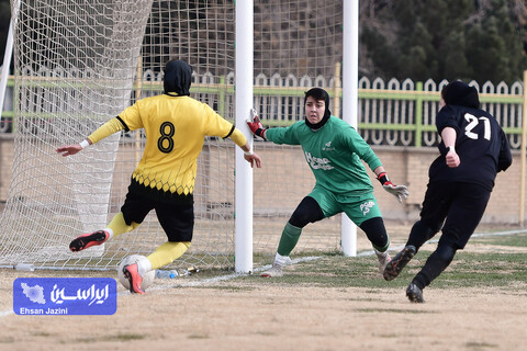 فوتبال بانوان سپاهان -آوا تهران