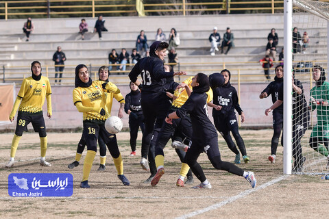 فوتبال بانوان سپاهان -آوا تهران