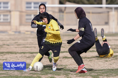 فوتبال بانوان سپاهان -آوا تهران