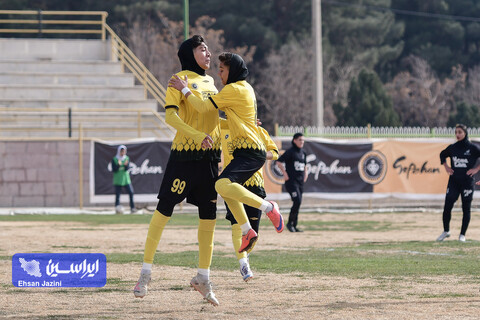 فوتبال بانوان سپاهان -آوا تهران