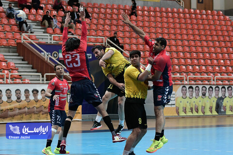 برتری هندبالیست‌های سپاهان مقابل حریف لارستانی