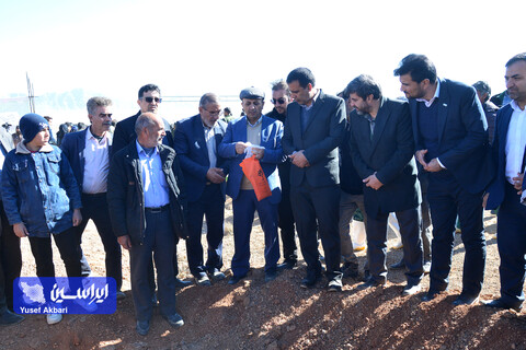 پویش مردمی کاشت ۲ هزار هکتار بذر بادام کوهی در شهرستان مبارکه با مشارکت فولاد مبارکه پویش مردمی کاشت ۲ هزار هکتار بذر بادام کوهی در شهرستان مبارکه با مشارکت فولاد مبارکه