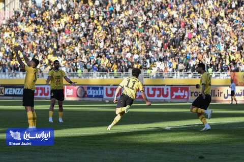 دربی اصفهان طلایی شد/ سپاهان با ۴ گل به صدر جدول رفت سپاهان - ذوب آهن