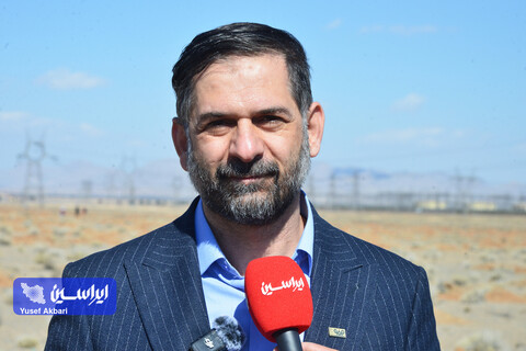 مشارکت فولاد مبارکه در پویش مردمی کاشت ۲ هزار هکتار بذر بادام اسکوپاریا در شهرستان مبارکه کاظمی