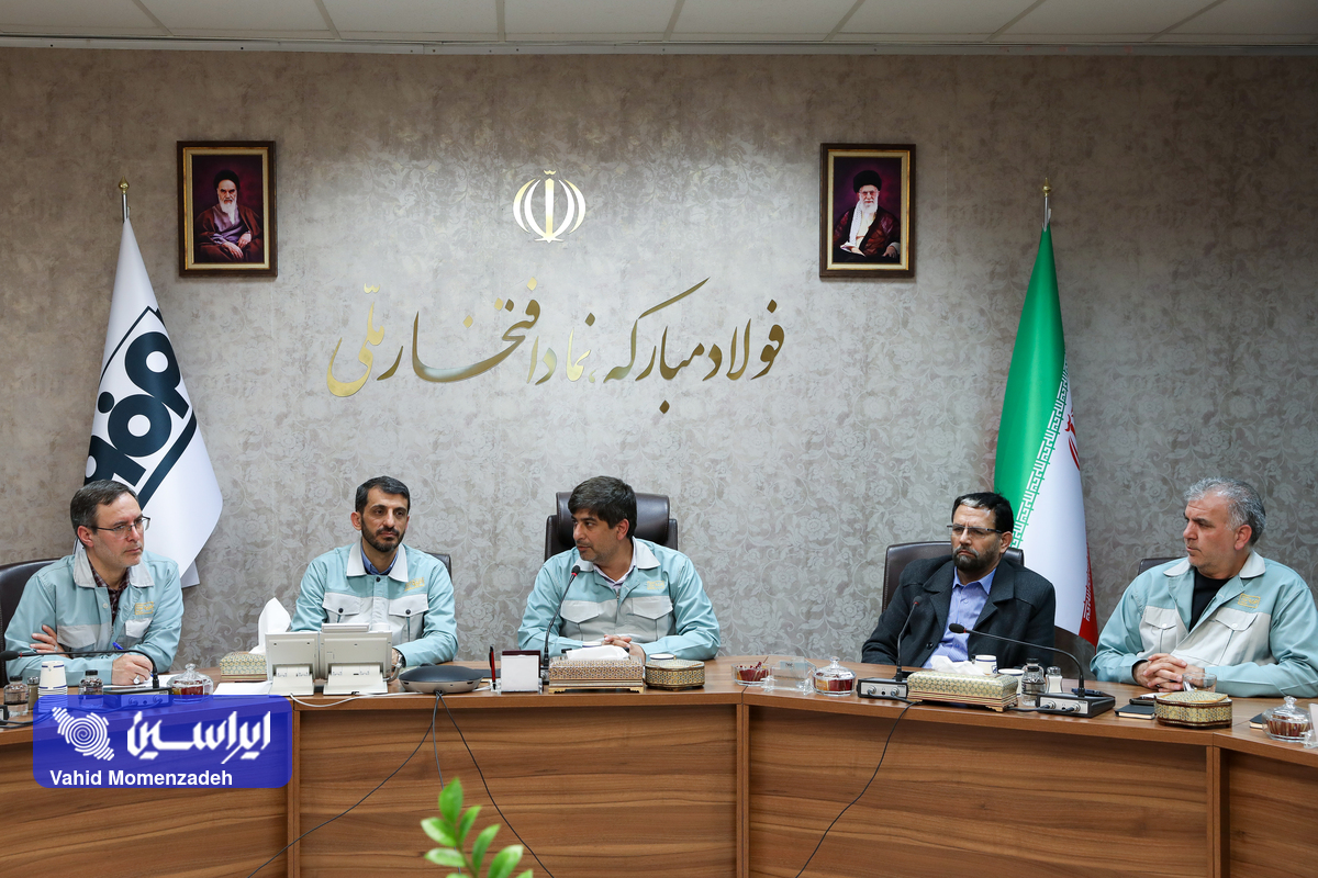 حسن مطلع نخستین روزِ کاری مدیرعامل فولاد مبارکه تجدید بیعت با آرمانهای شهدا و دیدار با کارکنان