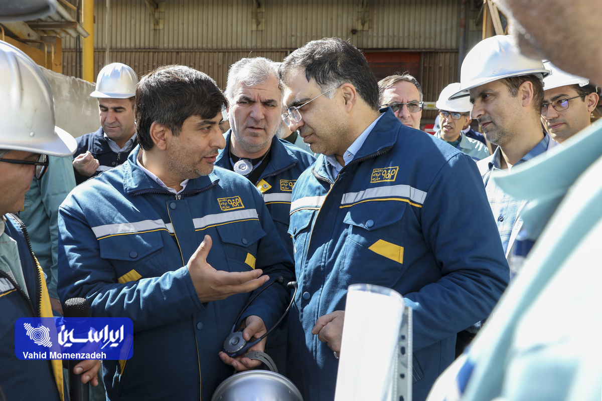 حسن مطلع نخستین روزِ کاری مدیرعامل فولاد مبارکه تجدید بیعت با آرمانهای شهدا و دیدار با کارکنان