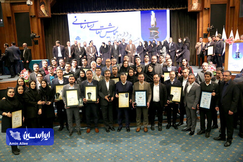 درخشش گروه فولاد مبارکه در بیستودومین همایش تعالی سازمانی با کسب ۴ تندیس بلورین همایش تعالی
