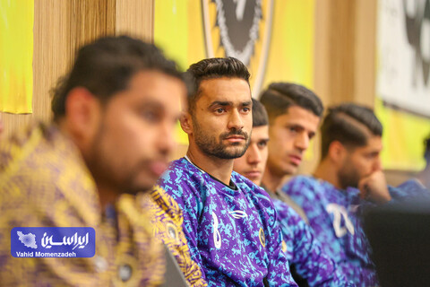 بازدید مدیرعامل فولاد مبارکه از ورزشگاه نقش جهان و دیدار با بازیکنان و کادر فنی تیم فوتبال سپاهان