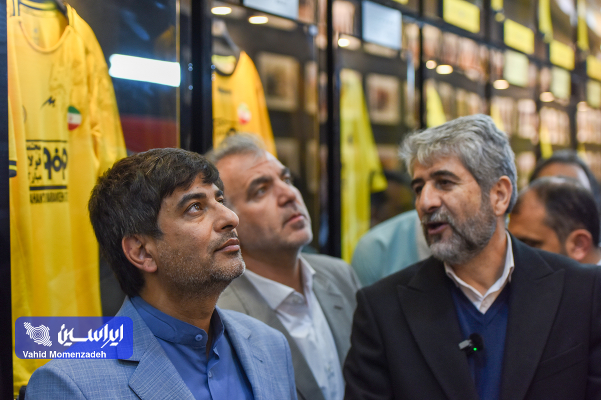 فولاد مبارکه پشتیبان سپاهان است و بنده هم حمایت ویژه خود را از این باشگاه اعلام میکنم