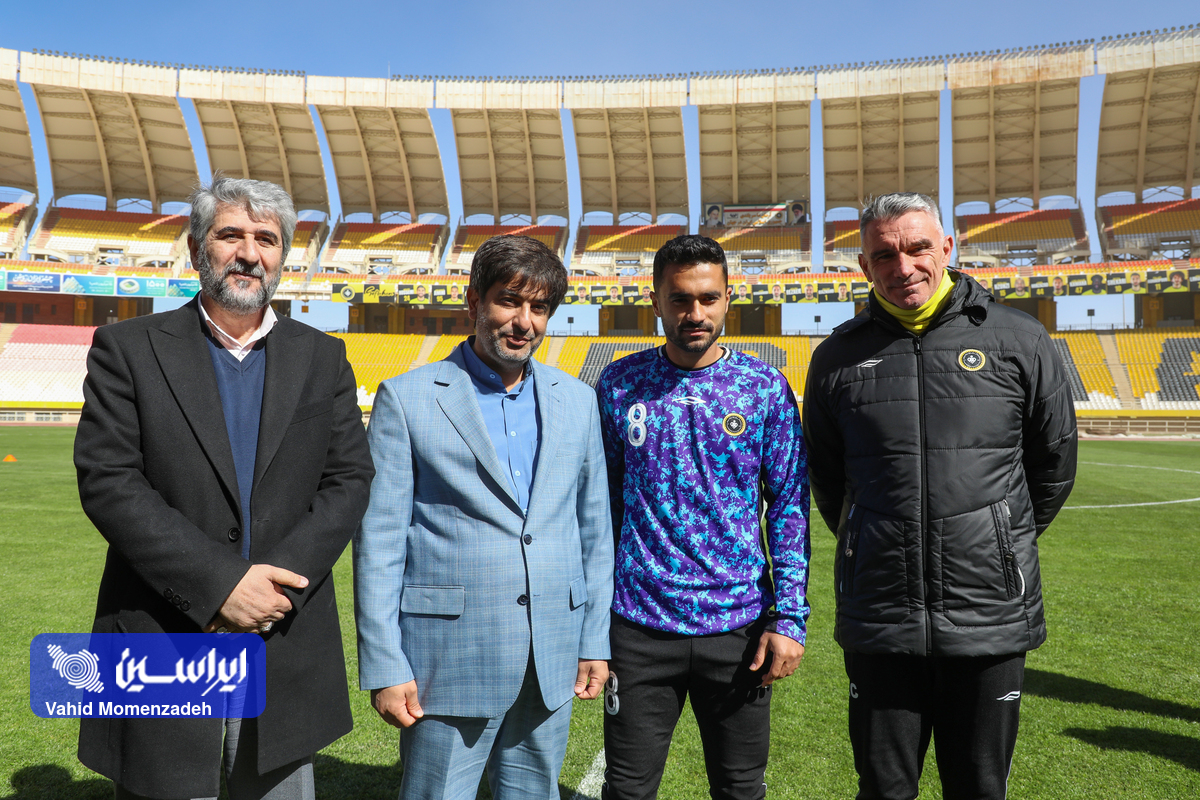 فولاد مبارکه پشتیبان سپاهان است و بنده هم حمایت ویژه خود را از این باشگاه اعلام میکنم