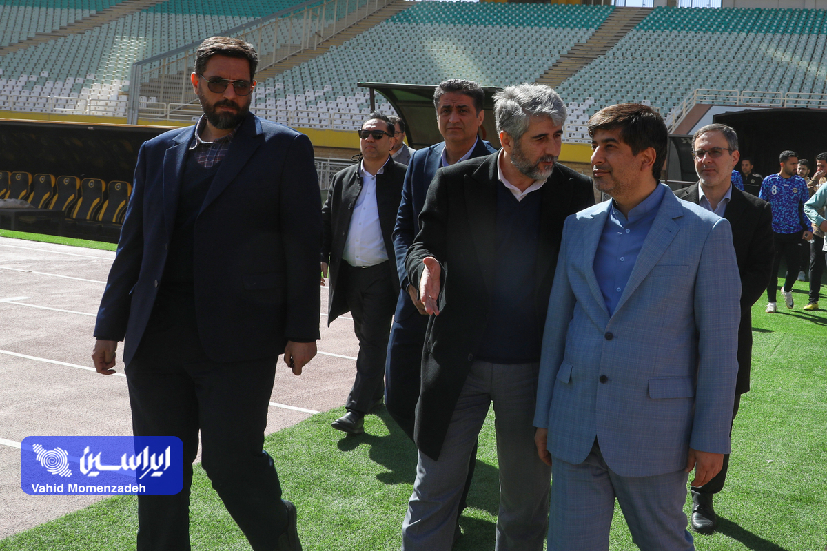 فولاد مبارکه پشتیبان سپاهان است و بنده هم حمایت ویژه خود را از این باشگاه اعلام میکنم