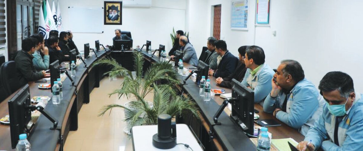 لزوم توزیع عادلانه برق و گاز در کل صنایع فولادی
