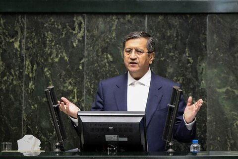 مجلس به استیضاح وزیر اقتصاد رای داد/ همتی برکنار شد  همتی