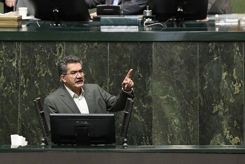 در استیضاح عجله نکنیم/ رئیسجمهور در صورت لزوم  وزیر اقتصاد را برکنار میکند محمد قسیم عثمانی