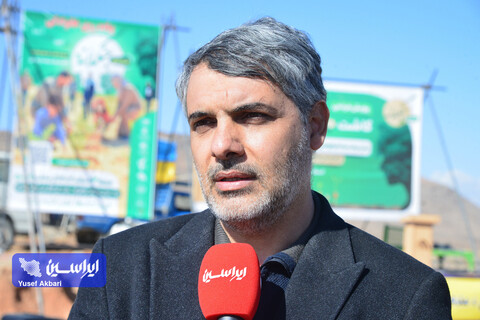 پویش مردمی کاشت ۲ هزار هکتار بذر بادام کوهی در شهرستان مبارکه با مشارکت فولاد مبارکه