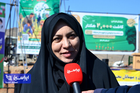 پویش مردمی کاشت ۲ هزار هکتار بذر بادام کوهی در شهرستان مبارکه با مشارکت فولاد مبارکه