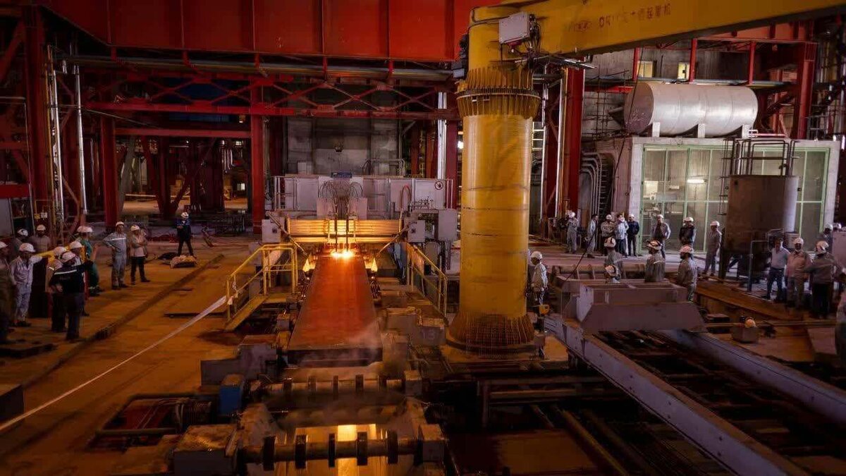 تولید موفقیت آمیز تختال با درصد کربن متوسط به صورت ۴ ذوب متوالی در فولاد سفید دشت