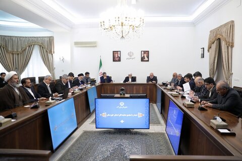 دولت نگران تأمین منابع مورد نیاز برای تحقق رشد ۸ درصد است عارف