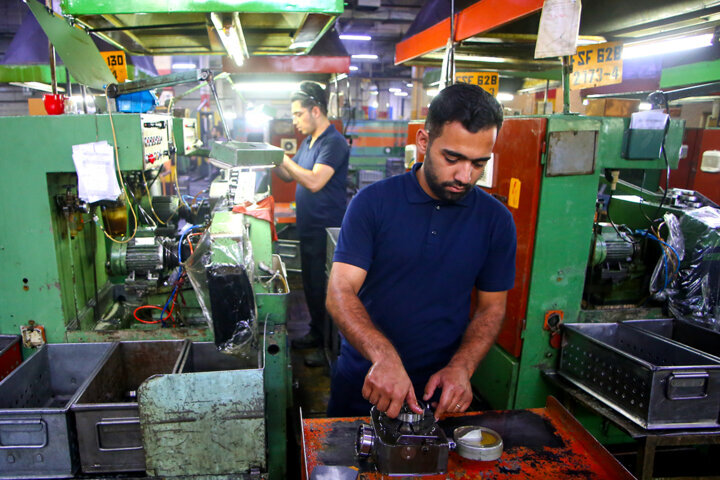 قطعی برق و گاز ۳۰۰ همت به صنایع خسارت زد/ جزئیات بسته حمایتی دولت