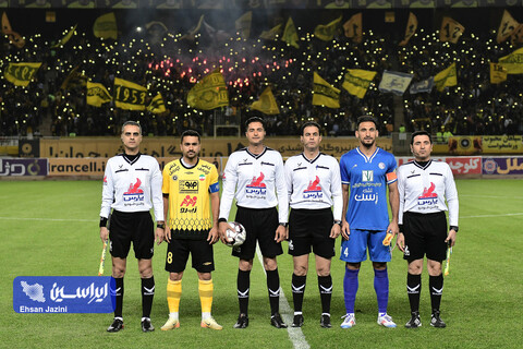 تصمیم بحث برانگیز  VAR در دیدار سپاهان - استقلال خوزستان