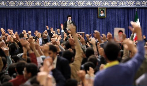 دعوت رئیس جمهور آمریکا به مذاکره، فریب افکار عمومی دنیاست رهبر