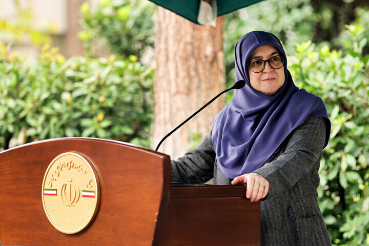 هیچکدام از موضوعات و امور کشور را به مذاکره گره نزده و نمی زنیم