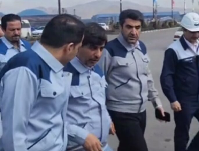 بازدید مدیرعامل گروه فولاد مبارکه از ماشین‌آلات استخراج معدن فولاد سنگان